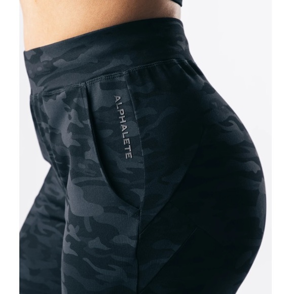 Alphalete Black Camo Premium Pro-Elite Joggers - Picture 4 of 11
